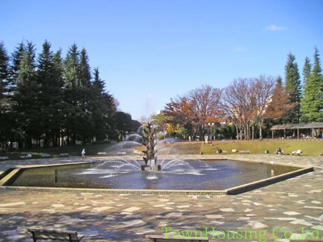 【渋谷区鉢山町のマンションの公園】