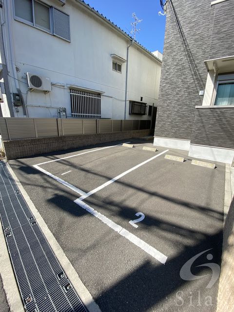 【フジパレス百舌鳥本町II番館の駐車場】