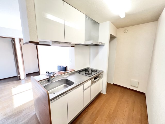 キッチン　※別部屋参考写真