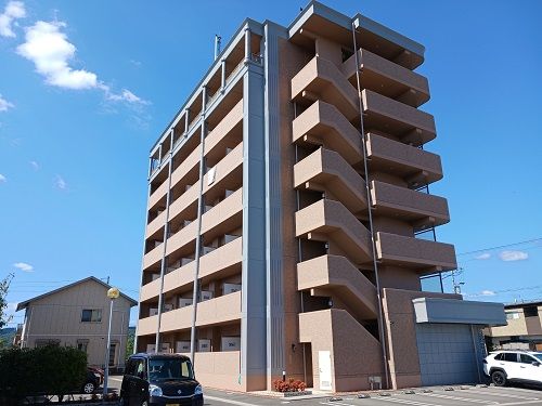 福山市南今津町のマンションの建物外観