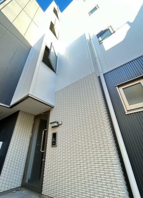 【板橋区本町のマンションの建物外観】