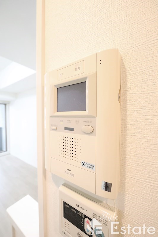 セキュリティ　モニター付きインターホン