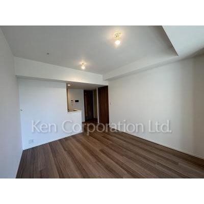 居室・リビング　同タイプ4階のお部屋を撮影。仕様が異なることがあります。