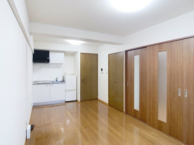 居室・リビング　お部屋写真は、他の空室写真を使用しておりますので、実際のお部