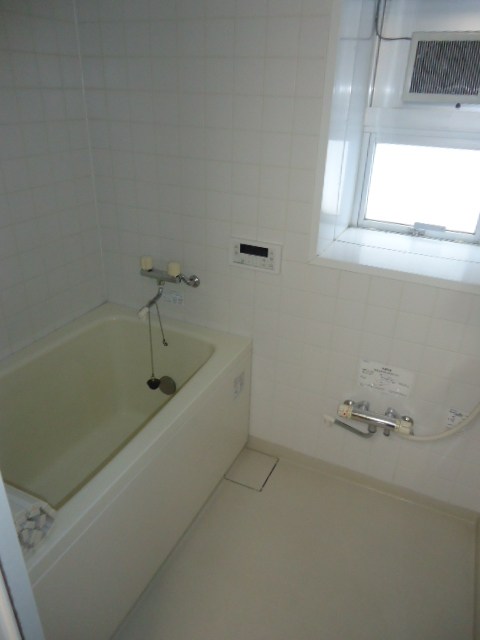 バス・シャワールーム　追い焚き機能付きの浴室