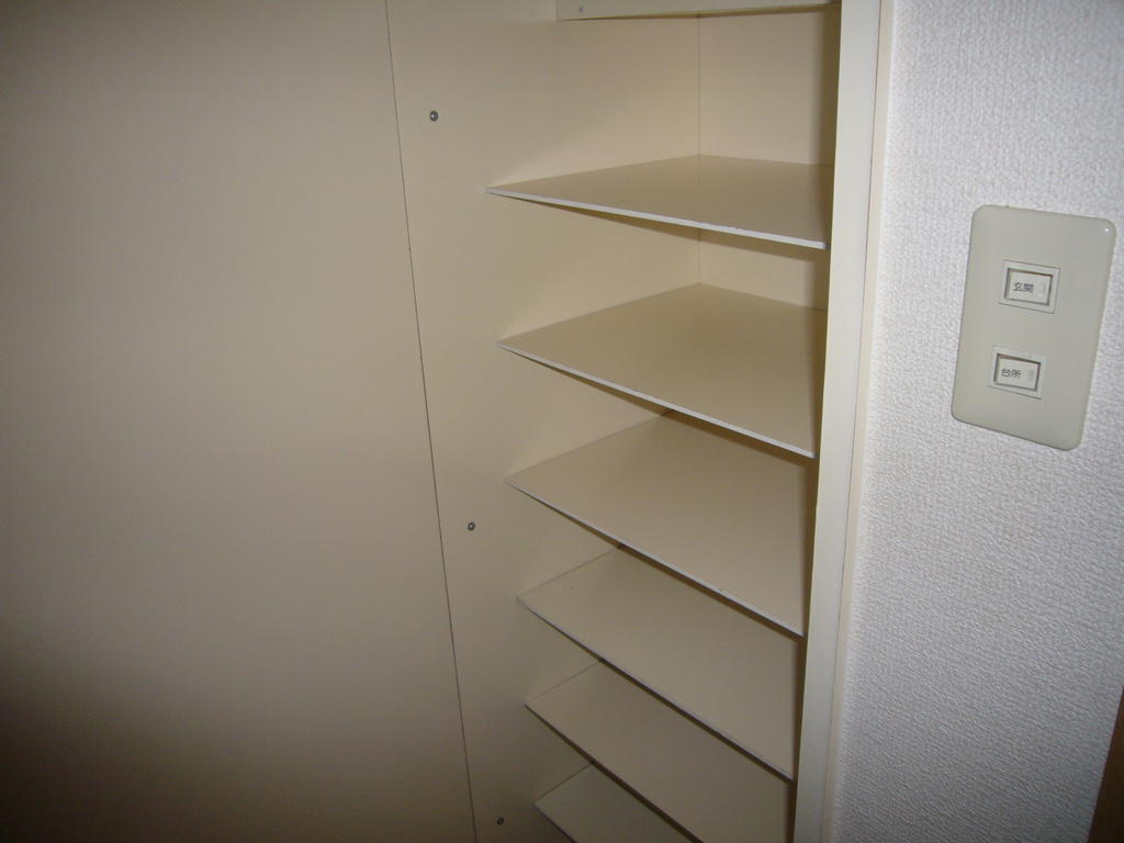 その他設備　下駄箱