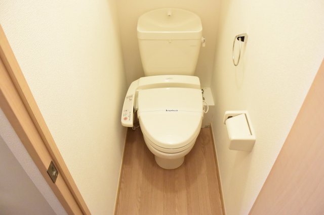 トイレ　温水洗浄便座で快適♪
