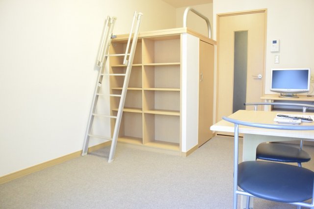 居室・リビング　２Ｆは絨毯です!!