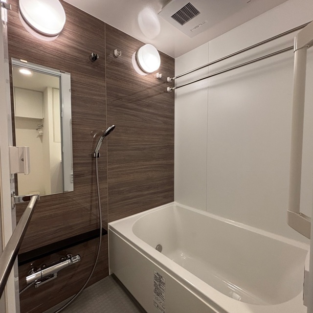 バス・シャワールーム　※写真は同タイプ住戸です。