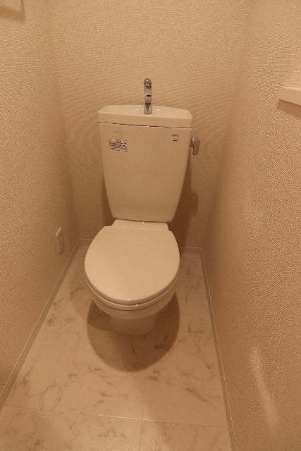 トイレ　※別室の参考写真の為、現況優先です。