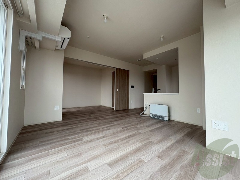 居室・リビング　広くてきれいなリビングです！快適に過ごせそうですね。