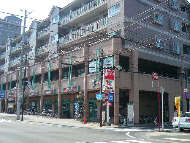 スーパー　西友上杉店（スーパー）まで367m