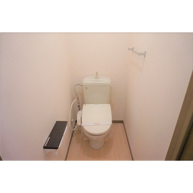 トイレ　温水洗浄暖房便座