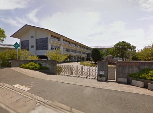 小学校　長崎市立畝刈小学校（小学校）まで898m