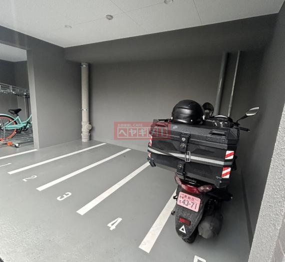 駐車場　駐車場