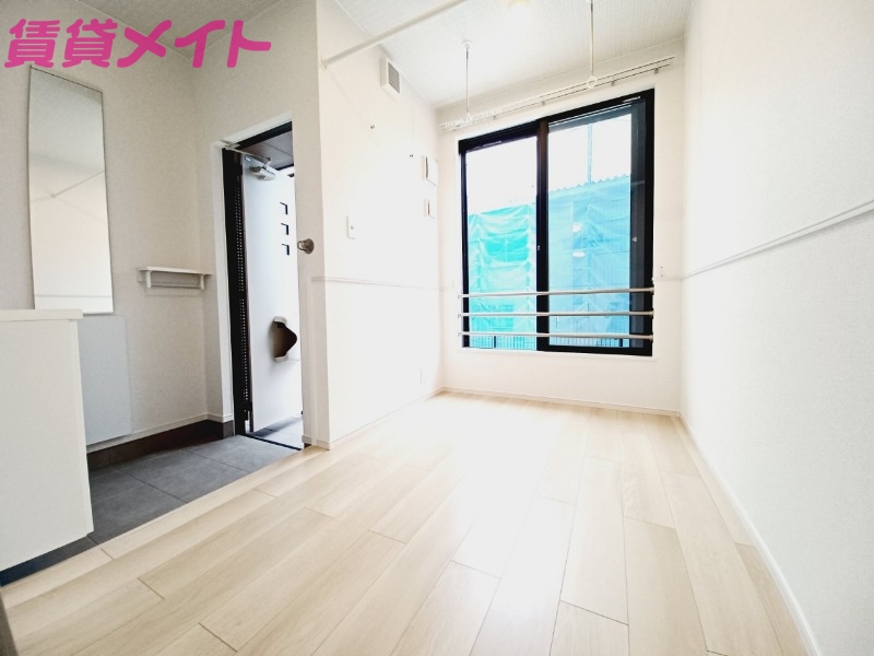 バルコニー　同型反転タイプです。