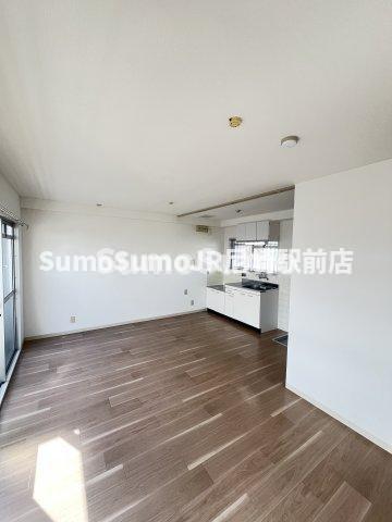 その他部屋・スペース　広くて明るい寝室