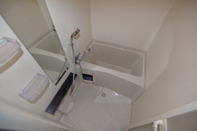 バス・シャワールーム　写真は同シリーズの別の建物のものです。