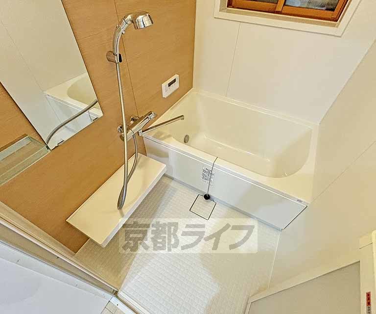 バス・シャワールーム　オシャレで広いお風呂です！