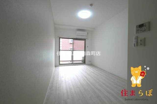 居室・リビング　「“合う暮らし”を、LINEで一緒に描こう。」