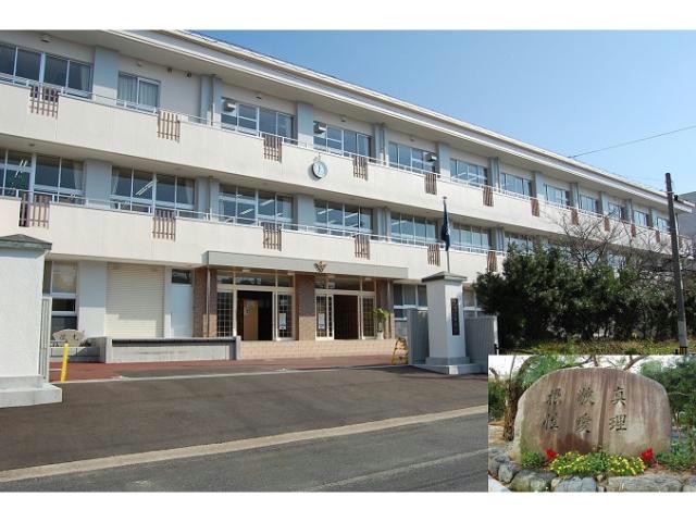 中学校　鳥取市立北中学校（中学校）まで1479m