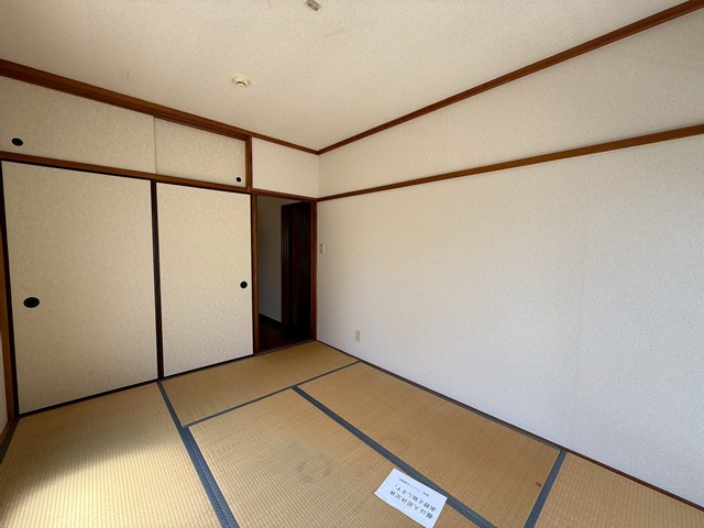 その他部屋・スペース　2階・東向き和室6帖☆天袋付き押入れがあります♪寝具をすっき