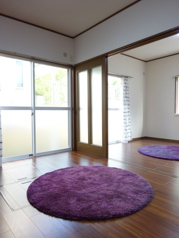 居室・リビング　1階・東向きリビングダイニングキッチン12帖☆専用庭に繋がる