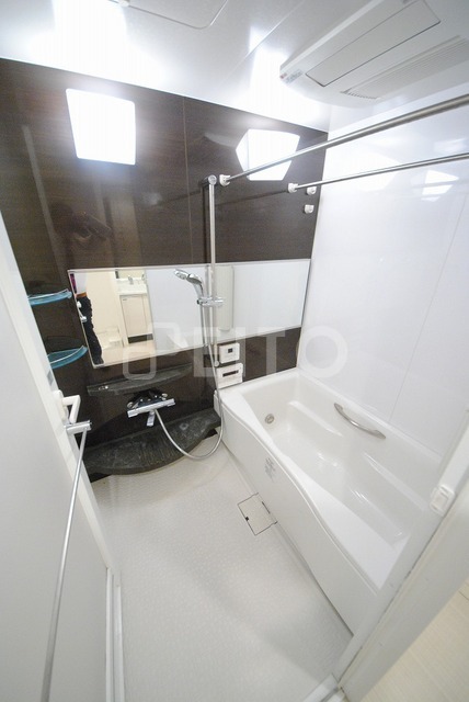 バス・シャワールーム　写真は３０５号室