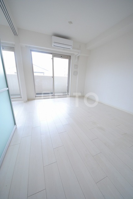 居室・リビング　写真は３０５号室