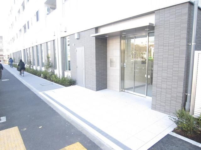 エントランス　オートロック完備