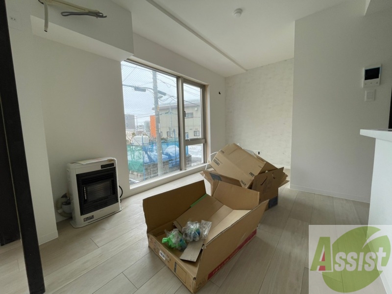 居室・リビング　広くてキレイなお部屋が広がっていて、充実した生活が送れそう。