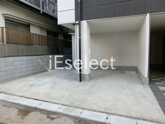 駐車場　敷地内駐車場