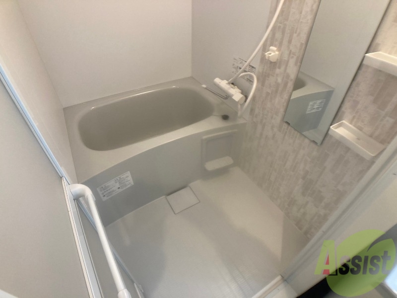 バス・シャワールーム　お風呂になります。一日の疲れを癒してくださいね。