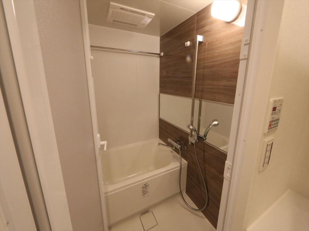 バス・シャワールーム　バスルーム　浴室暖房乾燥機付き
