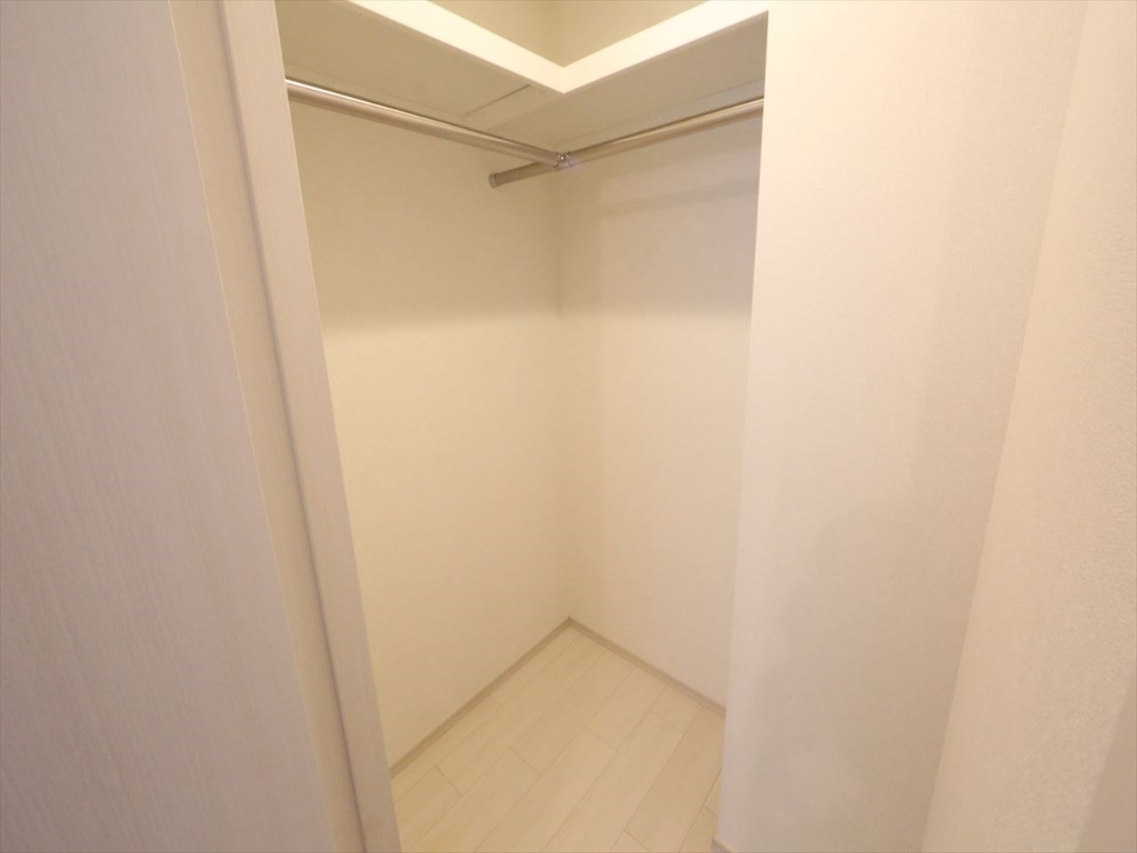 収納　ウォークインクローゼット（収納充実してます）