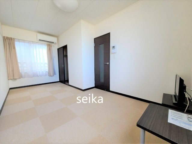 居室・リビング　※参考写真　現況優先 1Fフローリング　2Fカーペット