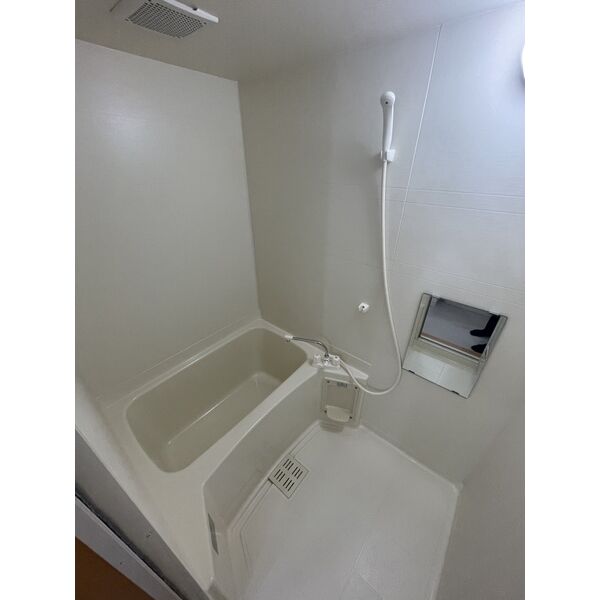 バス・シャワールーム　※別室の参考写真の為、現況優先です。