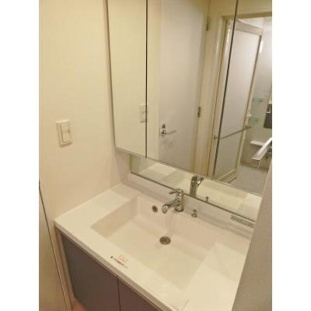 洗面設備　※写真は同タイプ住戸です。