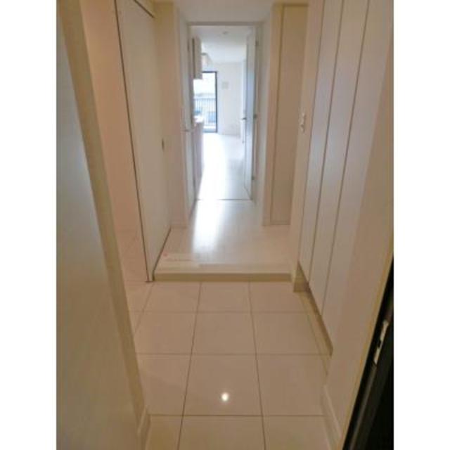 玄関　※写真は同タイプ住戸です。