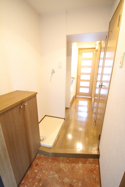 玄関　※別室の参考写真の為、現況優先です。