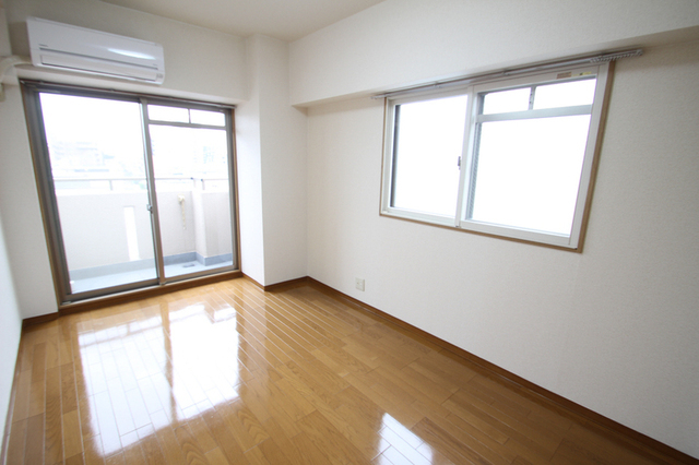 居室・リビング　※別室の参考写真の為、現況優先です。