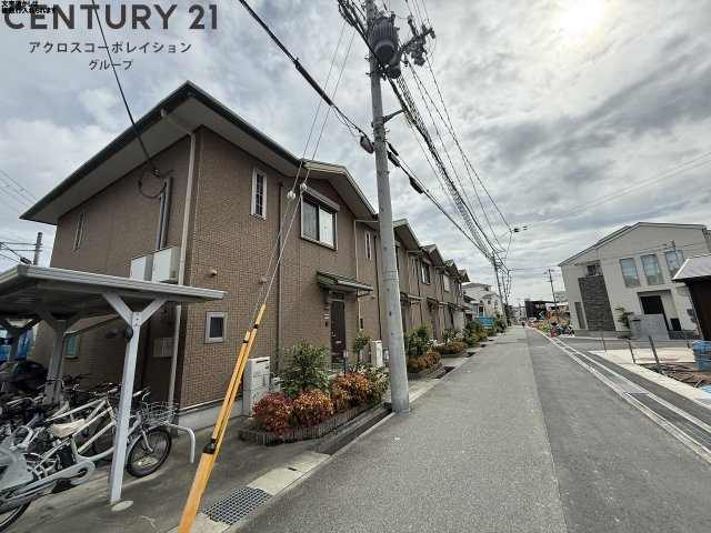 建物外観　1台分の無料駐車場がついてます！