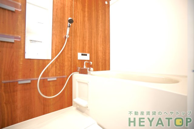 バス・シャワールーム　追焚き・浴室乾燥機付きお風呂（同仕様写真）