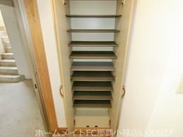 玄関　※別部屋・イメージ画像です