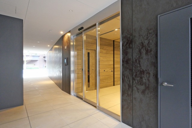 エントランス　エントランス