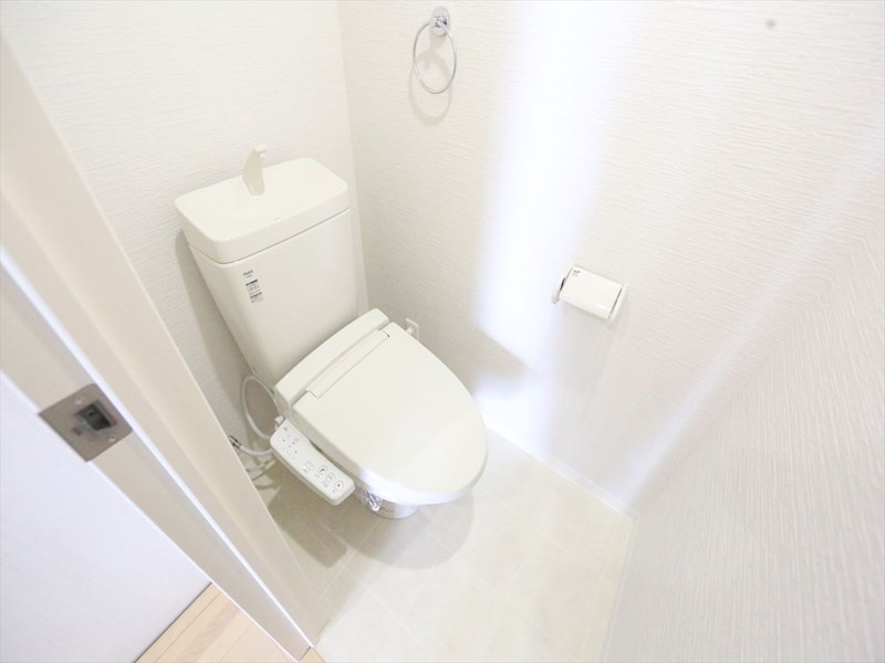 トイレ　温水洗浄暖房便座付トイレ