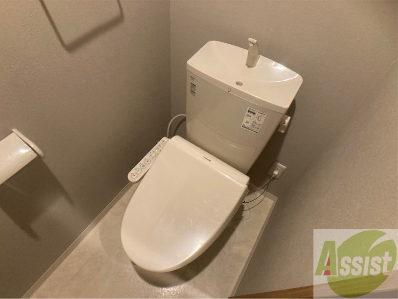 トイレ　ウォシュレット機能がついたトイレ。安心して使用できますね。