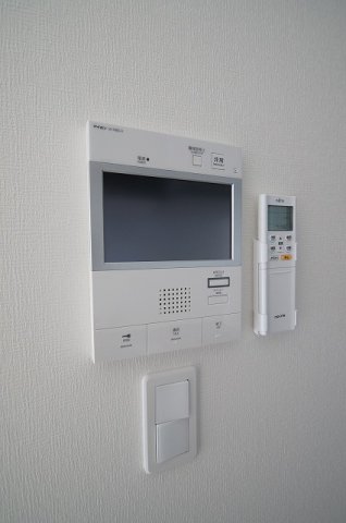 セキュリティ　来訪者が確認できる女性に安心の「TVモニターホン」