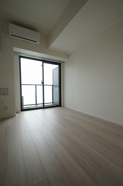 居室・リビング　7.8帖の洋室