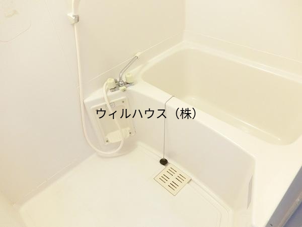 バス・シャワールーム　キレイにリフォームされています！